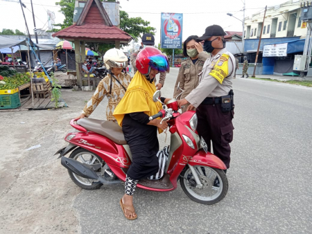 IMBAUAN PAKAI MASKER dan Di RUMAH SAJA