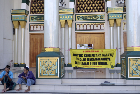 AKTIVITAS BERIBADAH DI MASJID DI BALI DITIADAKAN