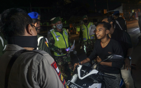 PEMBERLAKUAN JAM MALAM DI PEKALONGAN