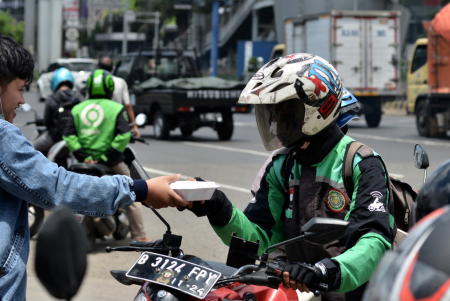PEMBERIAN MAKAN GRATIS PEDULI COVID-19