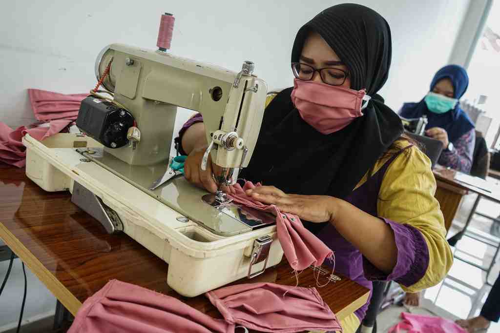 UKM PRODUKSI MASKER KAIN GRATIS 
