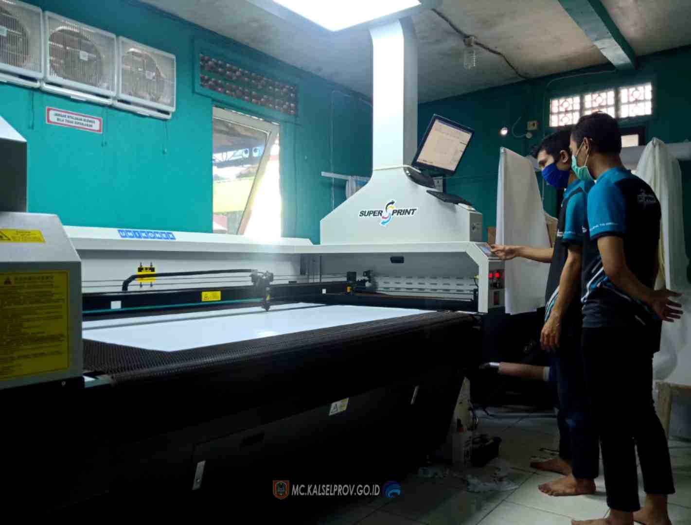 PROSES PEMBUATAN BAJU APD
