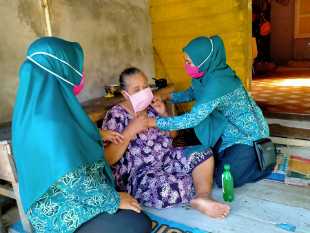 BAGIKAN MASKER RUMAH KE RUMAH