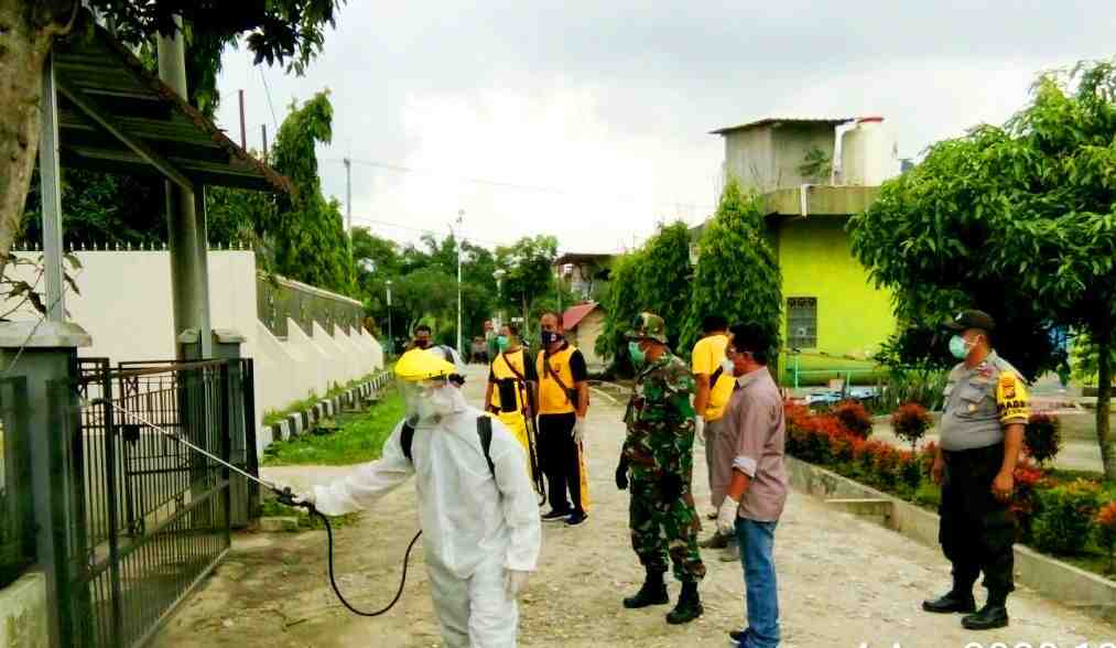 PENYEMPROTAN DISINFEKTAN