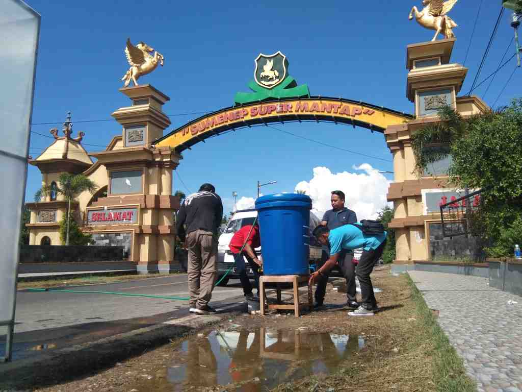CUCI TANGAN SEBELUM MASUK KOTA