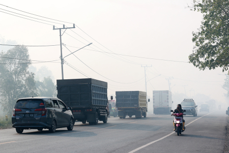 JALANAN BERKABUT ASAP