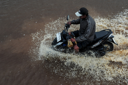 BANJIR DI TANJUNG JABUNG BARAT