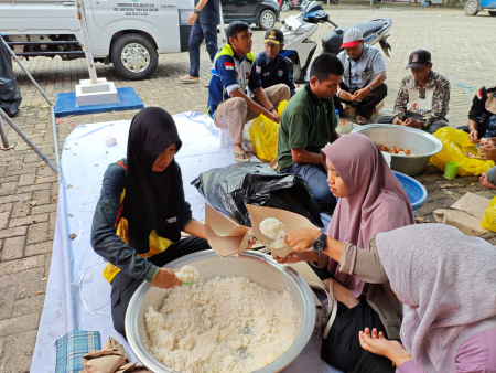 SIAPKAN NASI BUNGKUS
