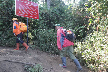 PENYISIRAN TITIK API KEBAKARAN HUTAN GUNUNG ARJUNO