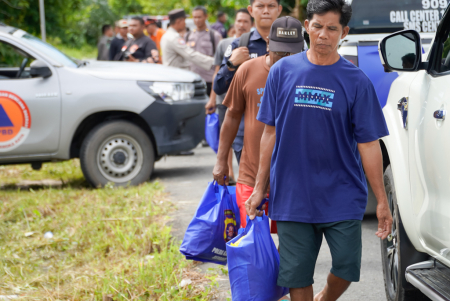 BANTUAN PAKET SEMBAKO KORBAN BANJIR