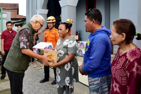 BANTUAN UNTUK KORBAN BANJIR
