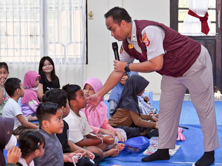 SAPA ANAK-ANAK TERDAMPAK KABUT ASAP