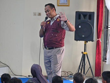 HIBUR ANAK-ANAK TERDAMPAK KABUT ASAP