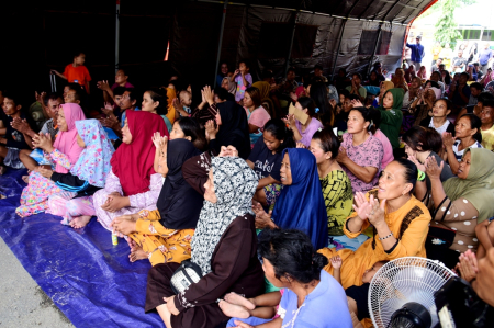 SAMBUT GEMBIRA BANTUAN PEMERINTAH
