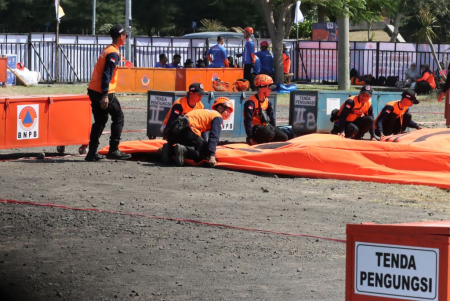 PERSIAPAN MENDIRIKAN TENDA