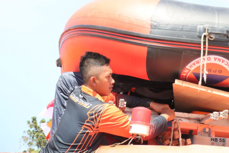 LEPAS PENGIKAT PERAHU