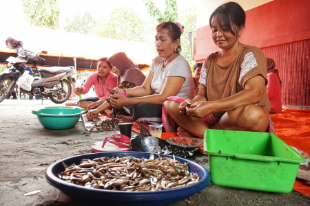 DAPUR UMUM PENGUNGSI BANJIR