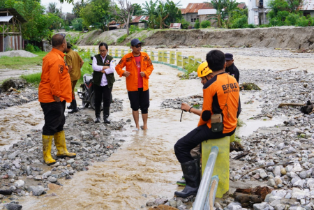 BPBD TINJAU BANTARAN SUNGAI PONDO