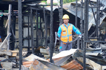 PERBAIKAN KABEL LISTRIK