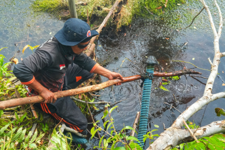 PASANG SELANG PADA SUMBER AIR