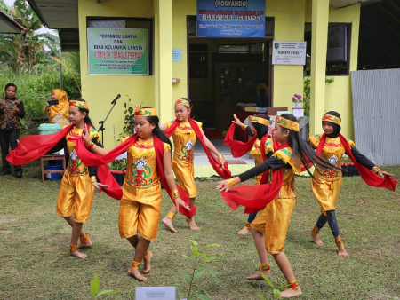 TARI SELENDANG BAWI 