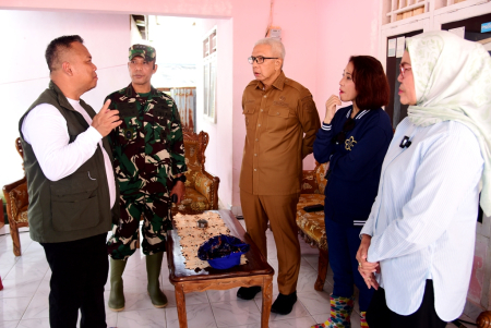 KOORDINASI EVAKUASI KORBAN TANAH LONGSOR