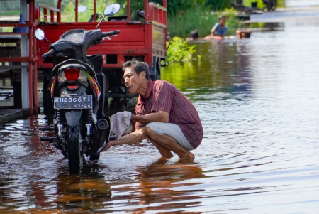MANFAATKAN GENANGAN AIR