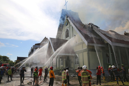 PADAMKAN KEBAKARAN GEREJA 