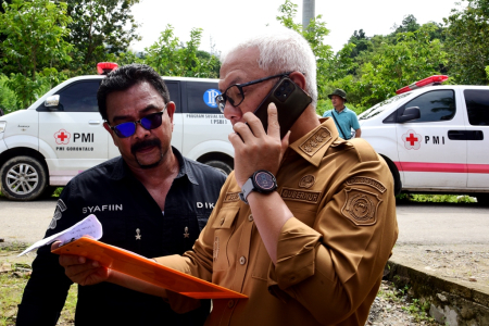PERSIAPAN MOBIL PENGANGKUT JENAZAH