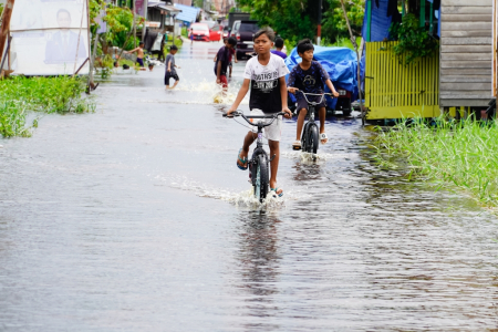 LEWATI BANJIR