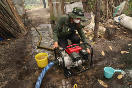 NYALAKAN POMPA AIR PEMADAM