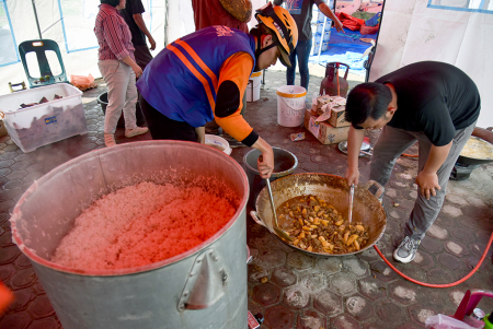 DAPUR UMUM KORBAN LONGSOR DI HUMBAHAS
