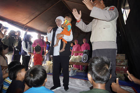 GUBERNUR JATIM TINJAU DAMPAK LAHAR HUJAN SEMERU