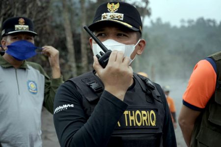 GUNUNG SEMERU ERUPSI