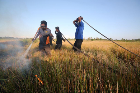 PADAMKAN KARHUTLA DI LANDASAN ULIN