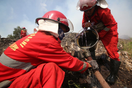 MASUKKAN AIR KE SELANG AIR