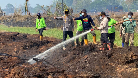 WAMEN LHK TERJUN TANGANI KARHUTLA