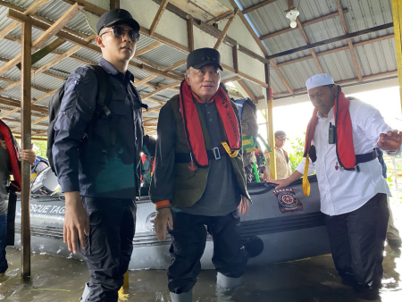 KUNJUNGI RUMAH WARGA TERDAMPAK BANJIR
