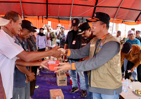 SERAHKAN MAKANAN SIAP SAJI