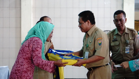 BERIKAN TALI ASIH