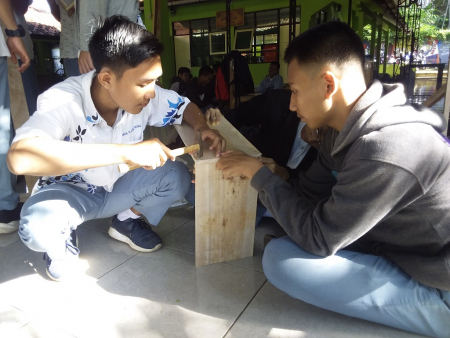 KARYA TIGA DIMENSI DUKUNG LITERASI