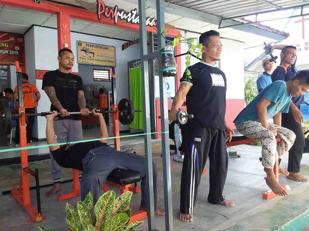 FASILITAS ANGKAT BERAT DALAM RUTAN