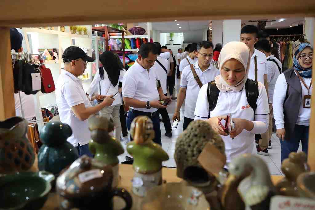 MEMILIH PRODUK KERAJINAN SLEMAN