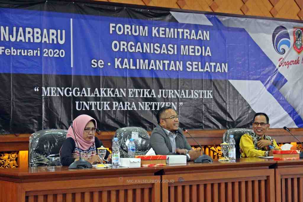 TIPS MENGGUNAKAN MEDIA SOSIAL