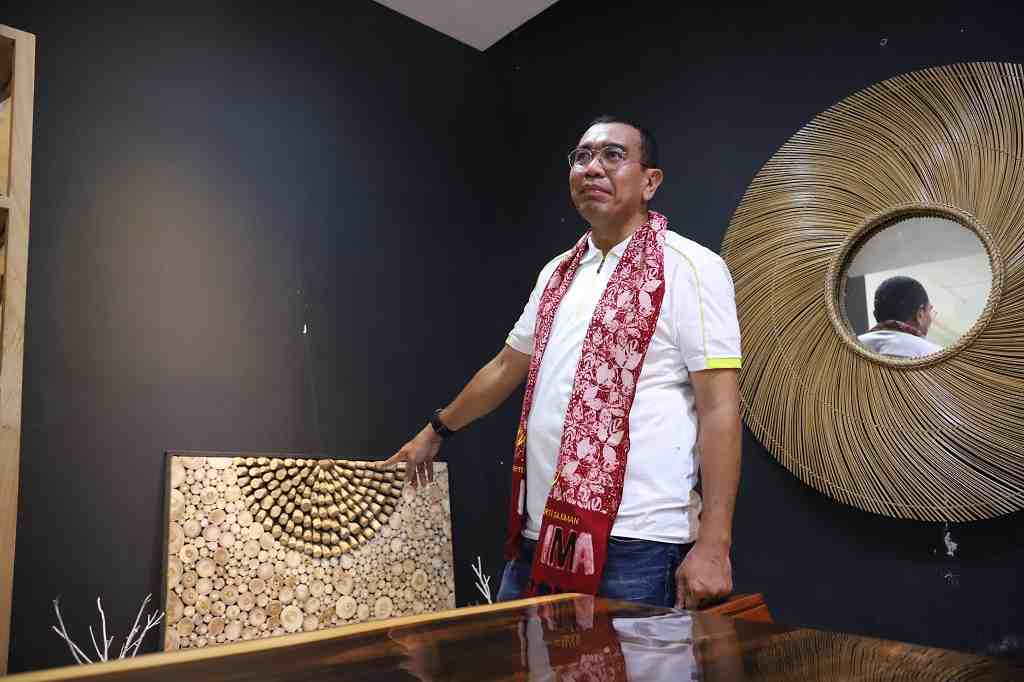 KERAJINAN KAYU SLEMAN