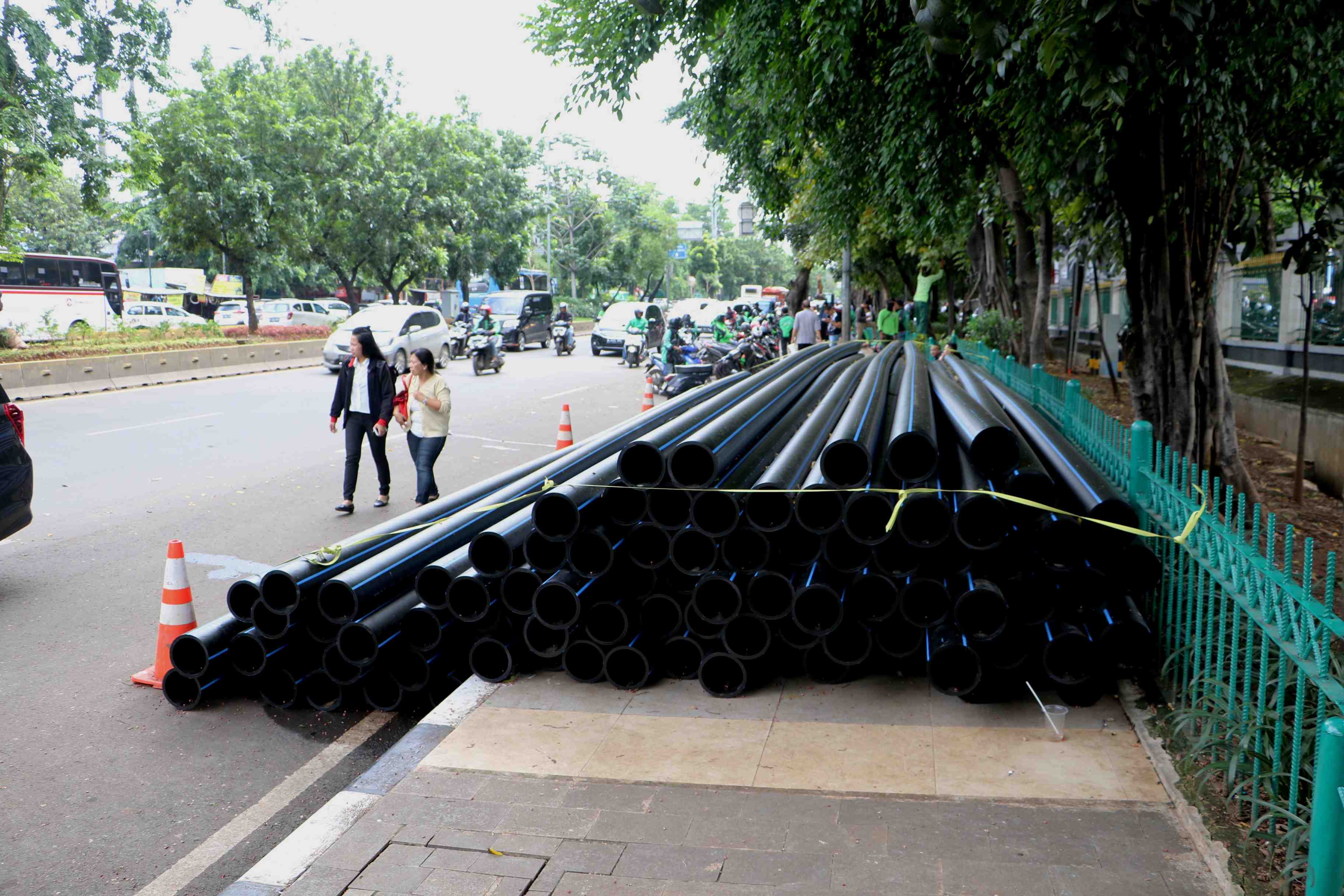 PIPA KABEL di TROTOAR