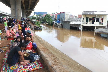 WARGA TERDAMPAK BANJIR