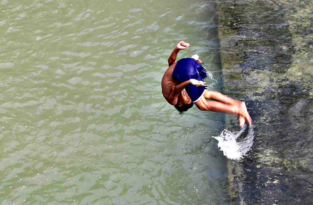 ATRAKSI ROL DEPAN di BENDUNG GLAGAHAN
