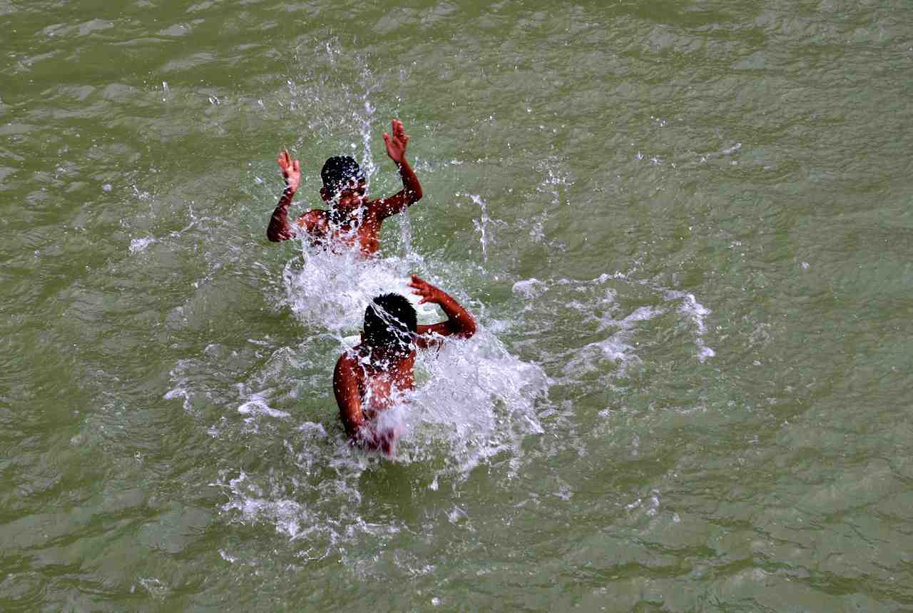 BERMAIN AIR di BENDUNG GLAGAHAN
