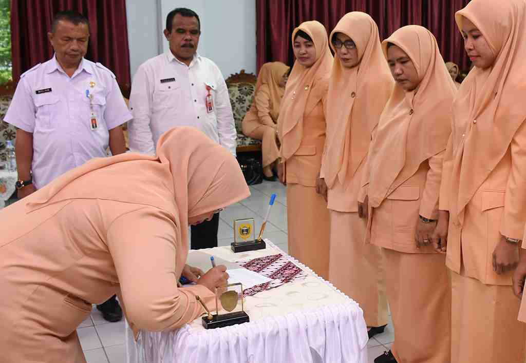 SERAH TERIMA JABATAN  KETUA DHARMA WANITA UNSUR PELAKSANA TIDORE